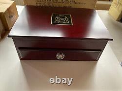 500 Piece Executive Poker Set Deluxe Wooden Storage Box with cards, dice & chips