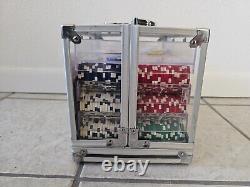 600 pcs. Vegas style Hold'em Poker Chips Set with Acrylic Case trays, & buttons