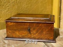 Antique Poker Chip Set with Inlayed Oak Caddy