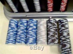 FABULOUS WORLD POKER TOUR POKER CHIP SET (500 COUNT) SOME CHIPS ARE NEW, CASE
