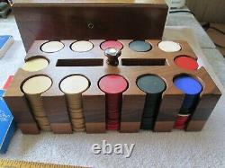 Fine Vintage Poker Chip Set Clay/ Bakelite Inlaid Walnut Box with Caddy-EXC