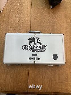 Grizzly Poker Set