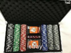 Hooters silver anniversary poker chip set Complete PRE OWNED