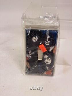 KISS PALMS CASINO RESORT COMMEMORATIVE POKER CHIP SET Postcards Stub PATCHES ++