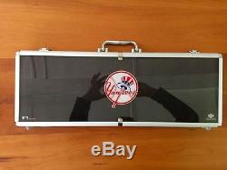 NY Yankees Upper Deck MLB 500 Chip Poker Set Metal Case, Cards, Dice, Etc