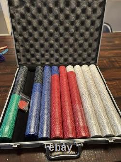 Poker Chip Set With Aluminum Case And 970 Poker Chips! Great Set