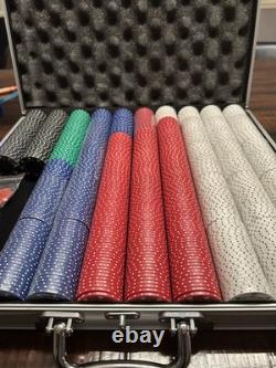 Poker Chip Set With Aluminum Case And 970 Poker Chips! Great Set