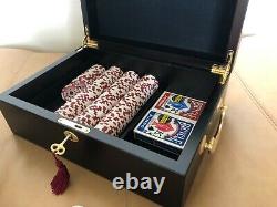 Poker Chips Set In Locked Wooden Box With Side Handles And Removable Tray