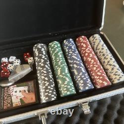 Poker chips set with aluminum locking case. Huge Set Very Heavy. Comes Complete