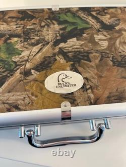 RARE BRAND NEW Ducks Unlimited Camo Leather 300-piece Poker Chip Set