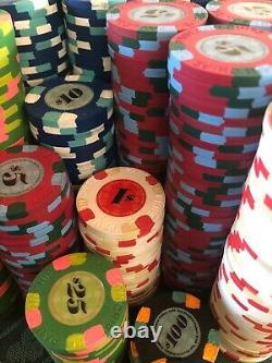 Set of 700 Paulson Classic Poker Chips