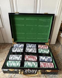 The Sopranos Collectible 300 Count Poker Chip Set HBO Promo Briefcase NEW READ