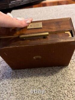 Vintage Bakelite Poker Chip Set 251 chips Wood Brass Box WLS