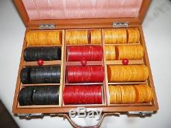 Vintage Boxed Set Of Bakelite Poker Chips 300 Yellow Red Green In Leather Box